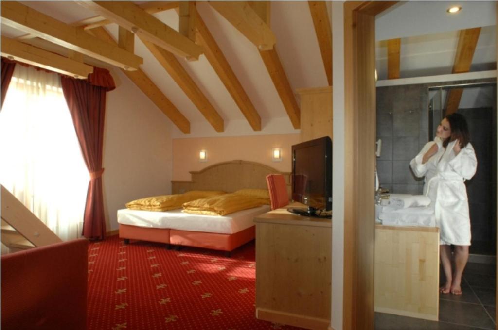 Hotel Scoiattolo Тезеро Экстерьер фото